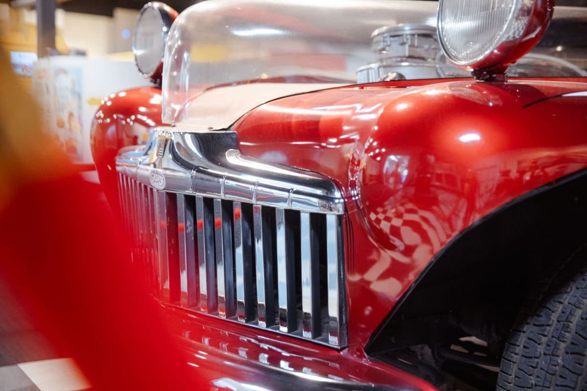 Grease Lightning, three-quarter front
