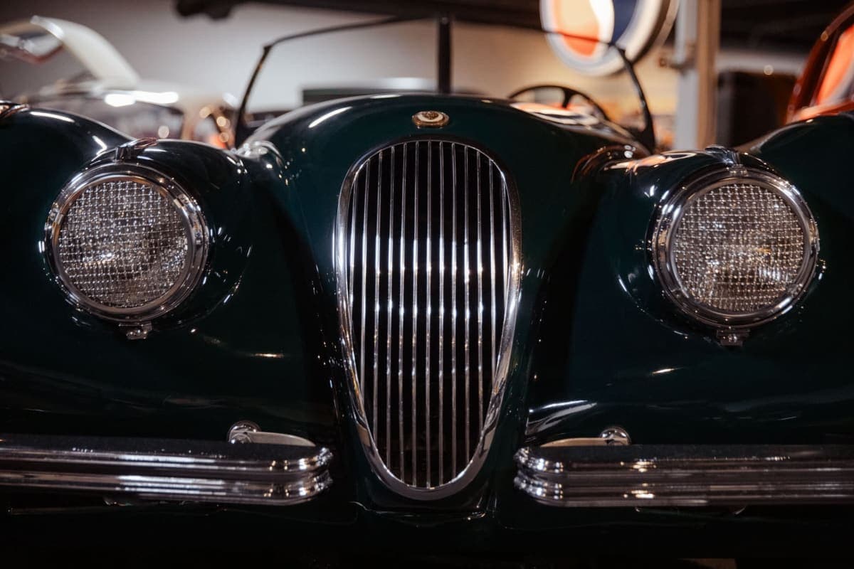 Jaguar XK120 — British Racing Green