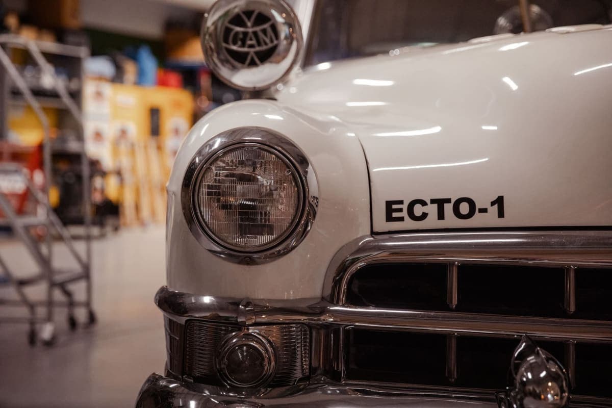 ECTO-1, the badge