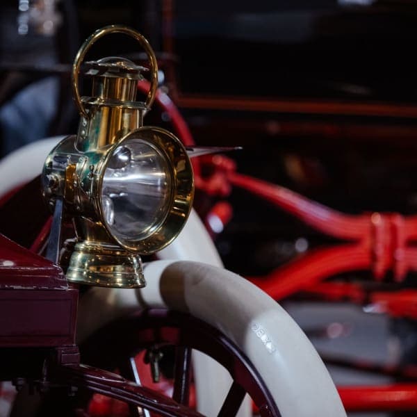 Side lamp above a white tire