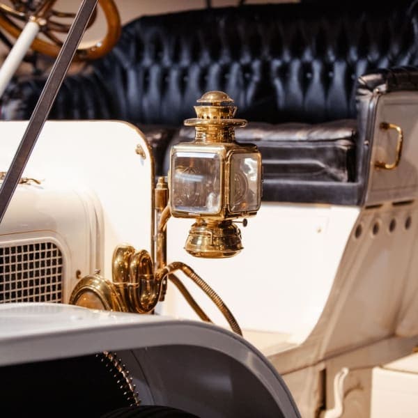 Touring car flank, white & brass