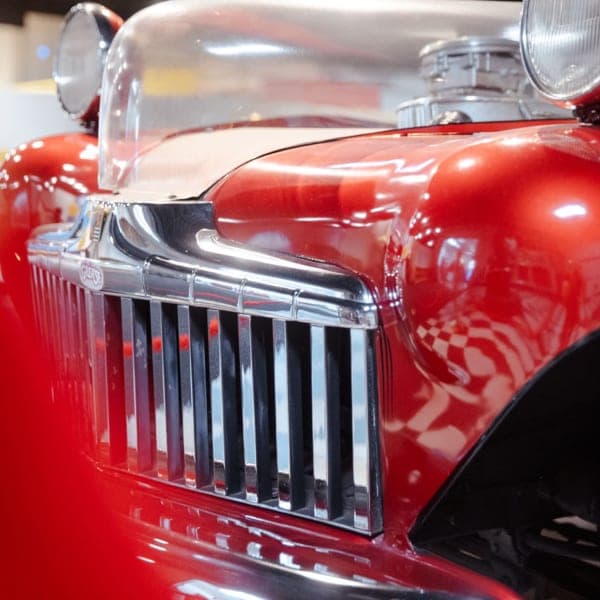 Grease Lightning, three-quarter front