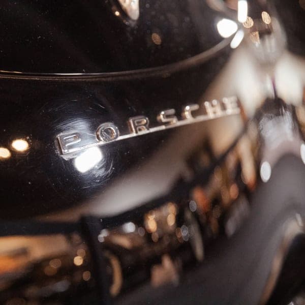 Porsche — script in chrome
