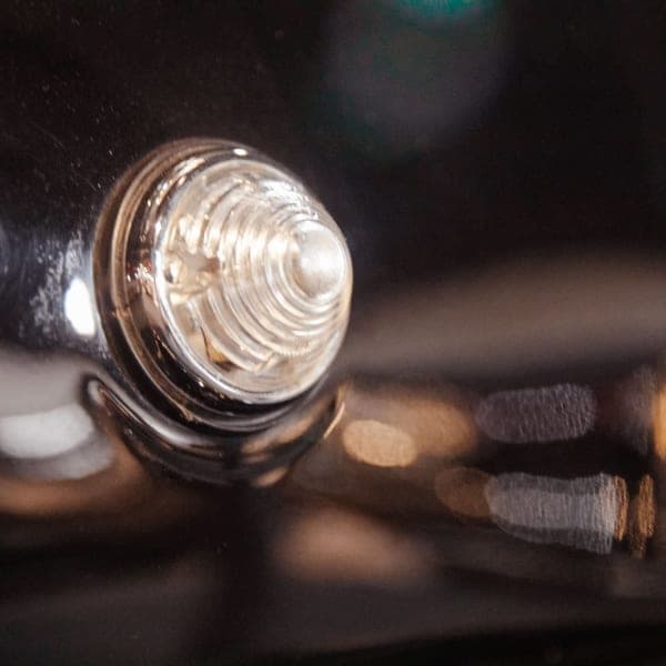 Cut-glass marker lamp