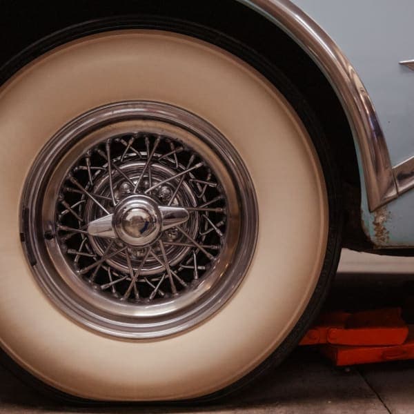 Packard Safari — wire wheel