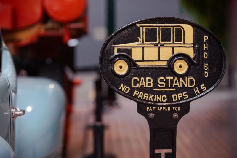 Cab Stand — No Parking